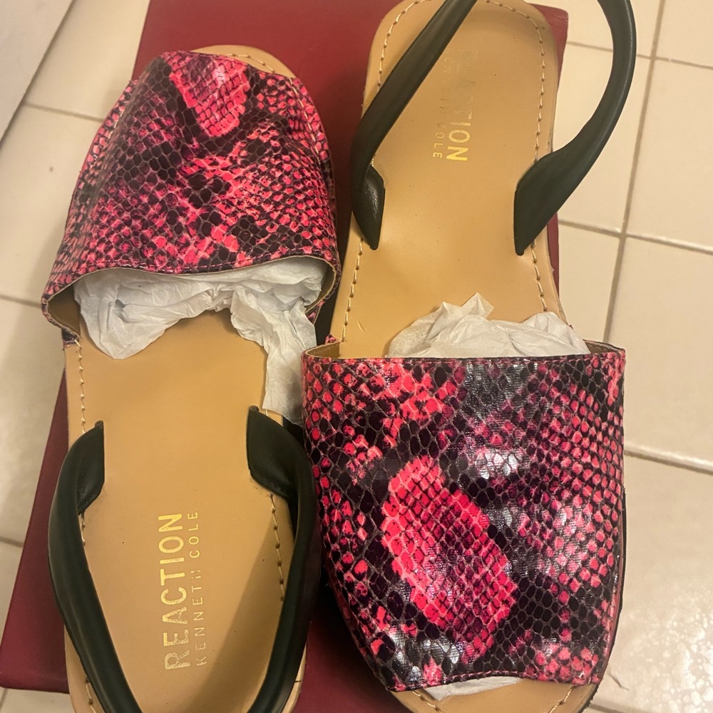 Kenneth Cole Reaction Pink Snake-Print Slingback Slide Sandals